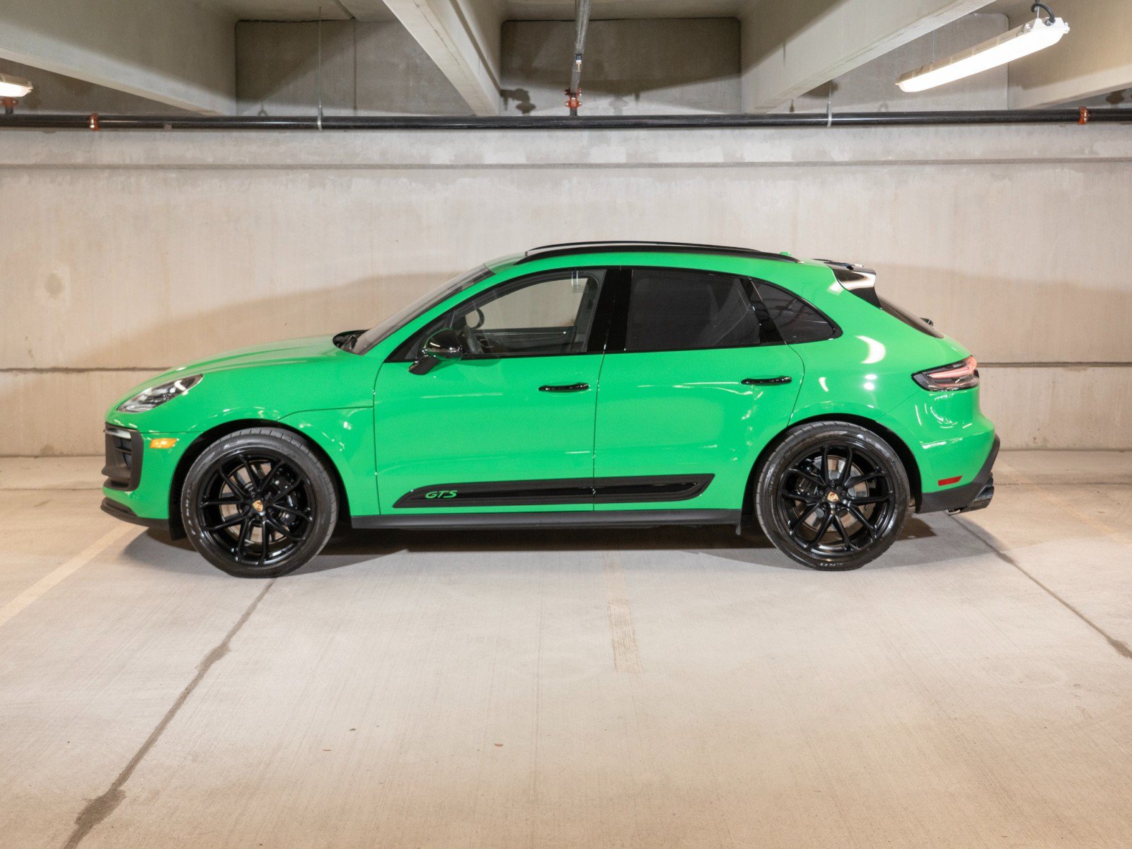 Certified 2026 Porsche Macan GTS AWD/4WD image 2