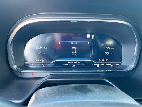 Used 2022 Chevrolet Suburban RST w/ Luxury Package image 12