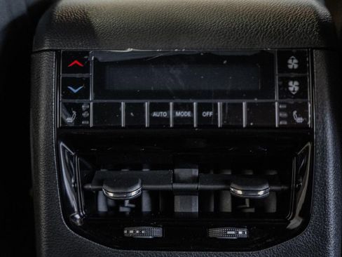 New 2025 Jeep Grand Cherokee L Limited w/ Luxury Tech Group II image 30