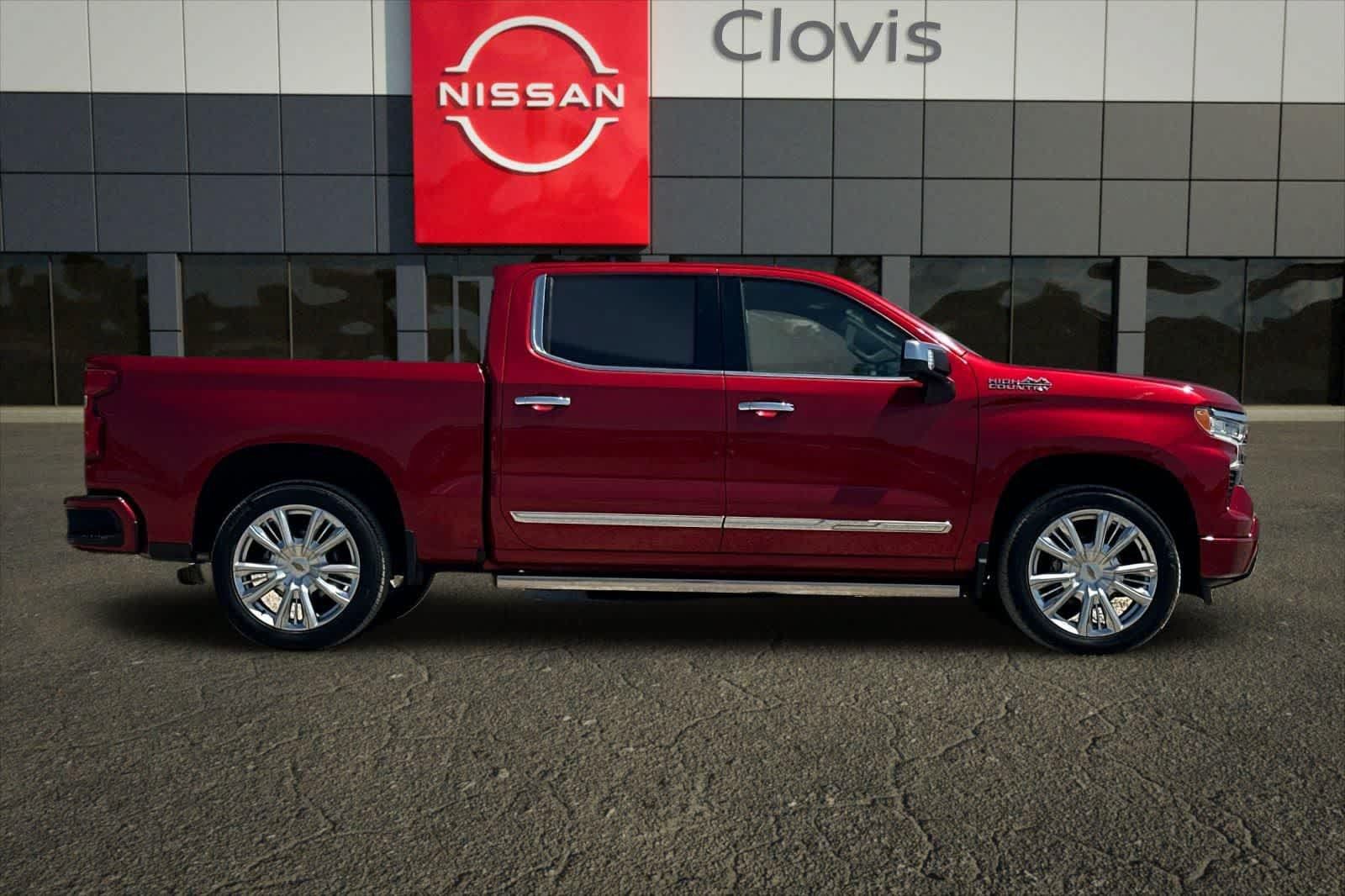 Used 2023 Chevrolet Silverado 1500 High Country w/ High Country Premium Package AWD/4WD image 9