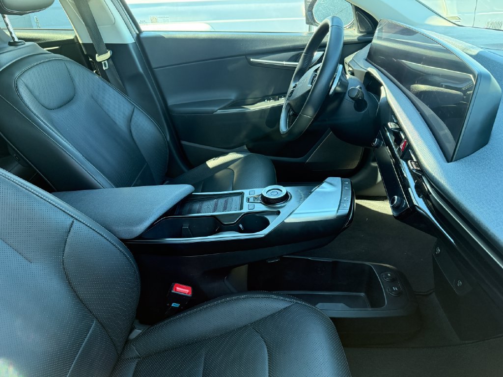 Used 2024 Kia EV6 Wind RWD image 3