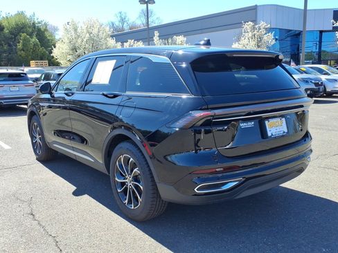 Used 2025 Lincoln Nautilus Premier w/ Equipment Group 102A AWD/4WD image 4