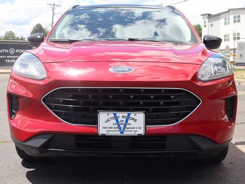 Used 2022 Ford Escape SE w/ SE Sport Appearance Package FWD image 13