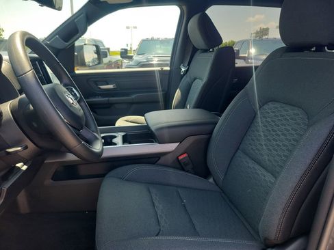 New 2026 RAM 1500 Express AWD/4WD image 11