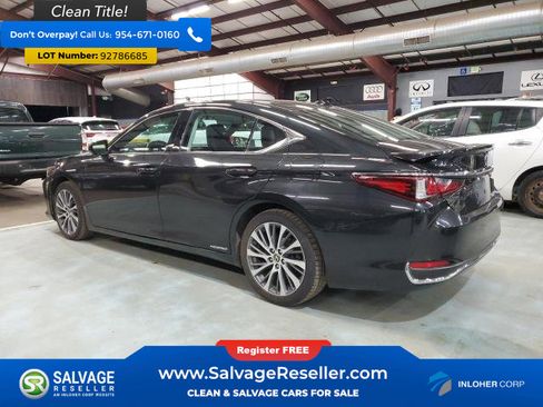 Used 2021 Lexus ES 300h w/ Premium Package image 3