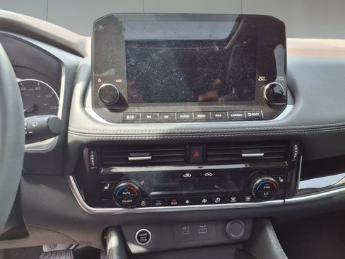 Used 2022 Nissan Rogue SL w/ SL Premium Package image 15