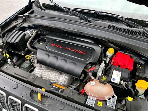 Used 2021 Jeep Renegade Latitude w/ Convenience Group image 65