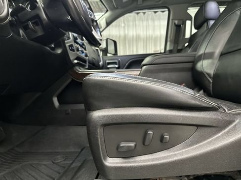 Used 2019 GMC Sierra 3500 SLT w/ Duramax Plus Package AWD/4WD image 17