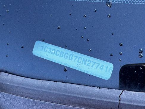 Used 2012 Chrysler 200 S image 9