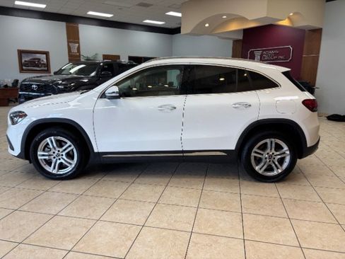 Used 2023 Mercedes-Benz GLA 250 4MATIC w/ Premium Package image 10