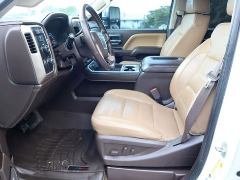 Used 2017 GMC Sierra 2500 Denali w/ Duramax Plus Package AWD/4WD image 14