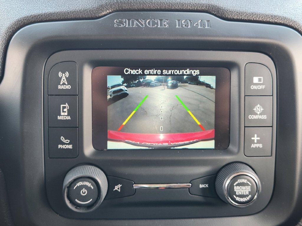 Used 2017 Jeep Renegade Latitude w/ Advanced Technology Group FWD image 18