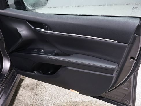 Used 2019 Toyota Camry XSE image 24
