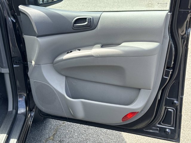 Used 2014 Kia Sedona LX FWD image 5