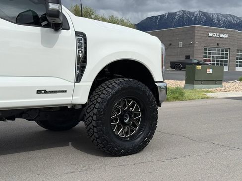 Used 2025 Ford F350 Lariat AWD/4WD image 4
