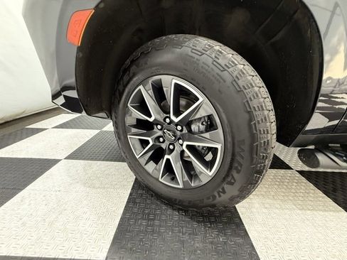 Used 2022 Chevrolet Tahoe Z71 w/ Luxury Package image 12