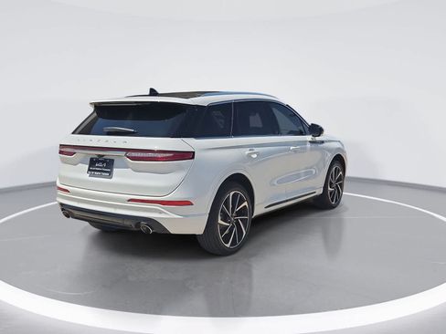 Used 2023 Lincoln Corsair Grand Touring AWD/4WD image 8