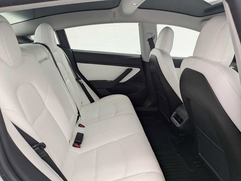 Used 2019 Tesla Model 3 Standard Range image 20