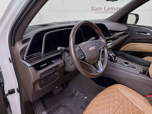 Used 2023 Cadillac Escalade ESV Premium Luxury image 12