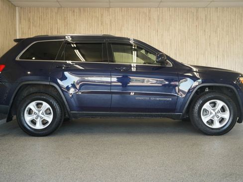 Used 2017 Jeep Grand Cherokee Laredo w/ Quick Order Package 2BE RWD image 6
