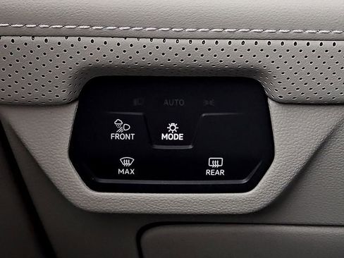 Used 2024 Volkswagen Atlas SEL Premium R-Line image 27