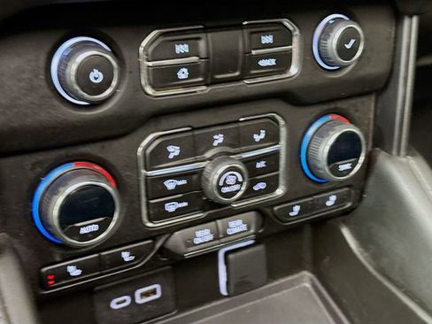 Used 2023 Chevrolet Tahoe Z71 w/ Z71 Off-Road Package image 18