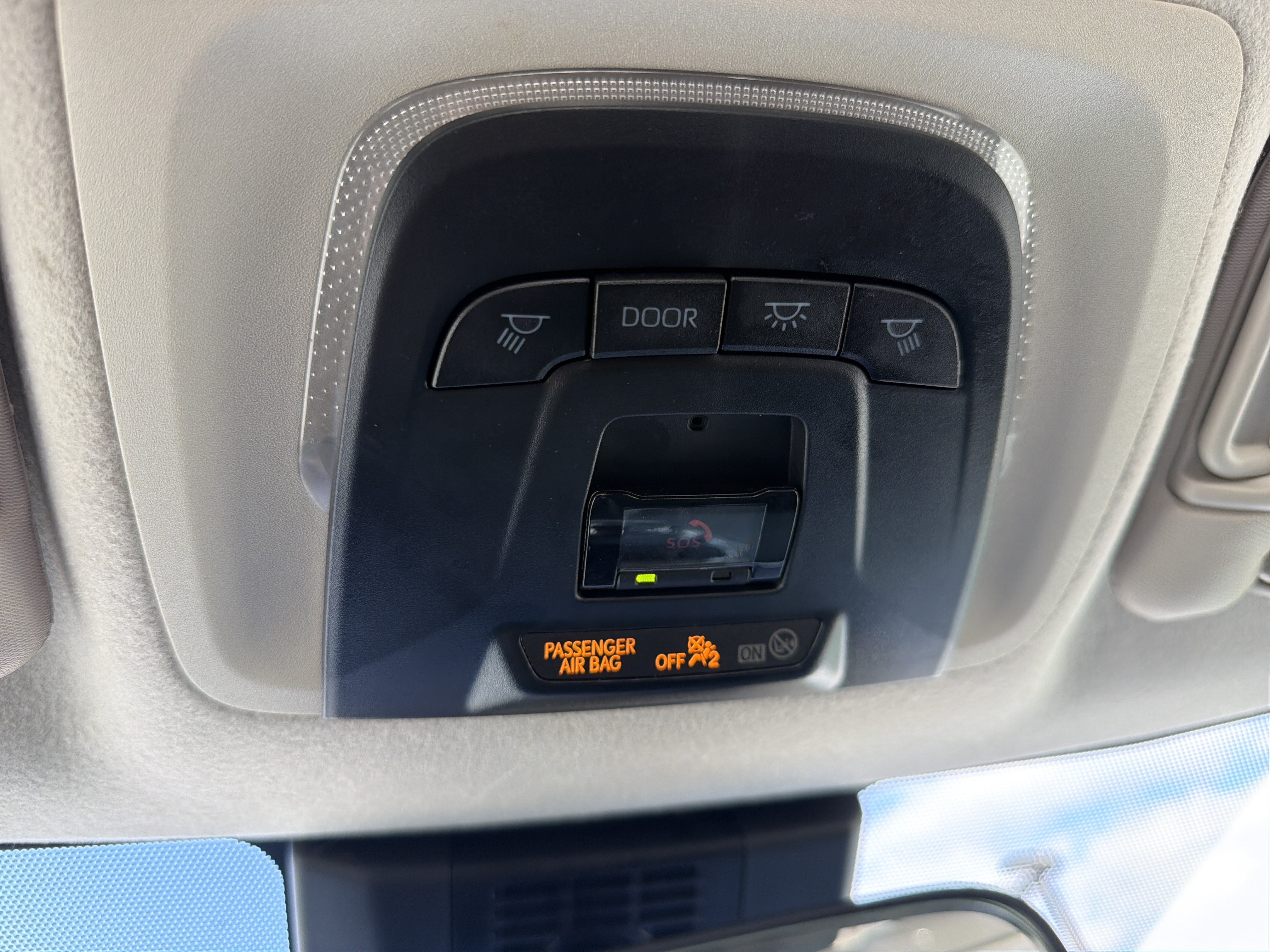 Certified 2025 Toyota Corolla LE FWD image 5