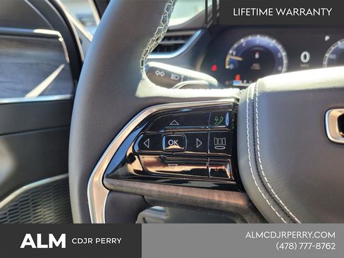 New 2025 Jeep Grand Cherokee Overland w/ Luxury Tech Group IV AWD/4WD image 25