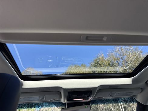 Used 2025 Lexus ES 350 w/ Premium Package image 13