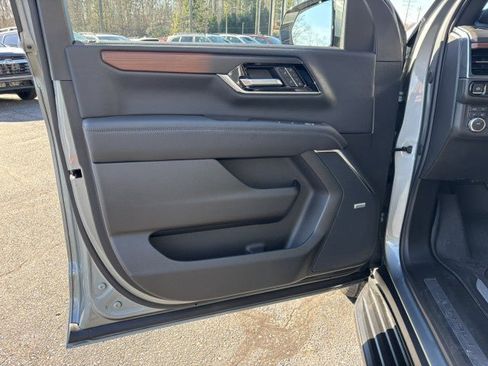 New 2026 GMC Yukon XL Denali image 10