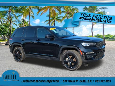 Used 2025 Jeep Grand Cherokee Limited w/ Luxury Tech Group II AWD/4WD image 2
