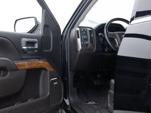 Used 2018 Chevrolet Silverado 1500 High Country image 28