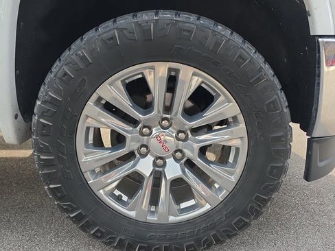 Used 2014 GMC Sierra 1500 SLT w/ SLT Crew Cab Value Package AWD/4WD image 13