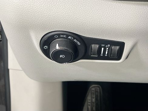 Used 2022 Jeep Compass Limited AWD/4WD image 10