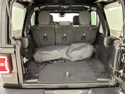 Used 2025 Jeep Wrangler Unlimited Sahara w/ Safety Group AWD/4WD image 17