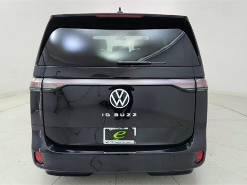 Used 2025 Volkswagen ID. Buzz Pro S image 5