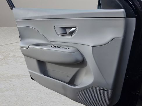 Used 2024 Hyundai Kona Limited image 16