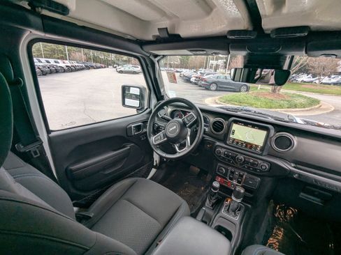 Used 2021 Jeep Wrangler Unlimited Rubicon w/ Cold Weather Group image 13