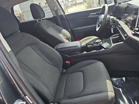 Used 2023 Kia Sportage LX AWD/4WD image 10