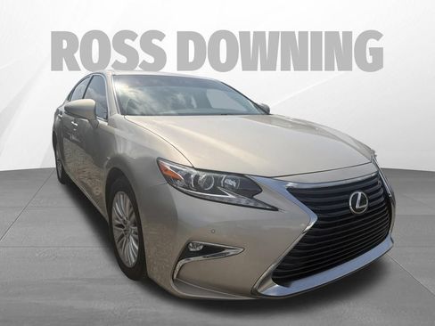 Used 2016 Lexus ES 350 w/ Premium Package w/Wood Trim FWD image 3
