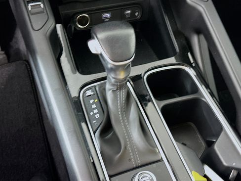 Used 2025 Kia Telluride S FWD image 25