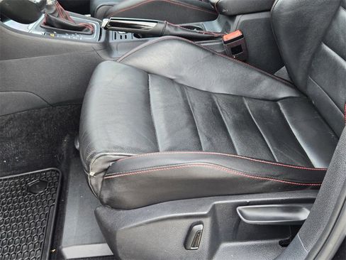 Used 2019 Volkswagen Golf 4-Door image 23