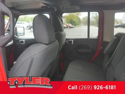 Used 2024 Jeep Wrangler Unlimited AWD/4WD image 38