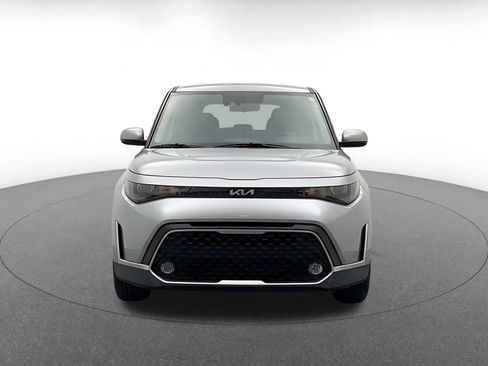 Used 2025 Kia Soul LX w/ LX Technology Package FWD image 2