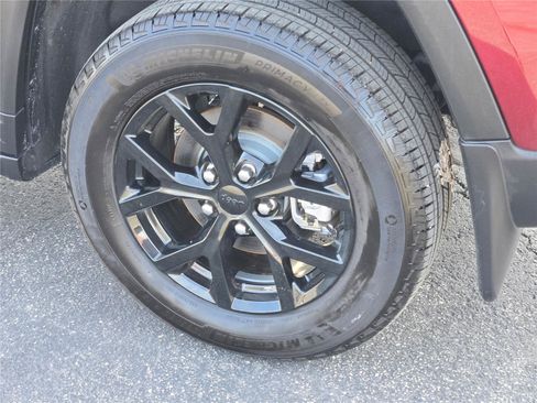 Used 2024 Jeep Grand Cherokee Altitude AWD/4WD image 19