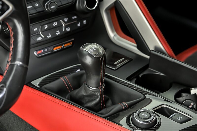 Used 2016 Chevrolet Corvette Z06 w/ 3LZ Preferred Equipment Group RWD image 33
