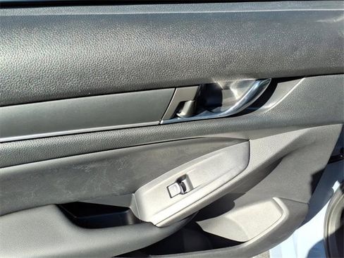 Used 2022 Honda Accord Sport image 6