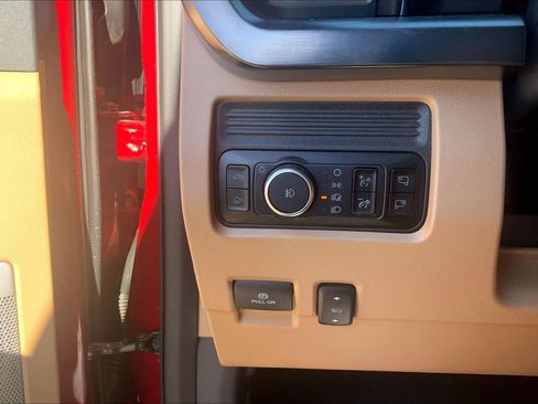 Certified 2025 Ford F450 Lariat w/ Lariat Ultimate Package AWD/4WD image 35