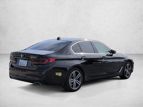 Used 2021 BMW 530e xDrive w/ Convenience Package image 5