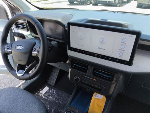New 2026 Ford Maverick XLT w/ XLT Luxury Package FWD image 26